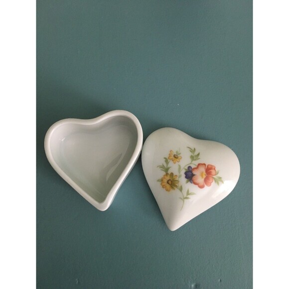 Vintage Limoges Rochard France Heart Shape Porcelain Trinket Box. 2.5" - Picture 3 of 5